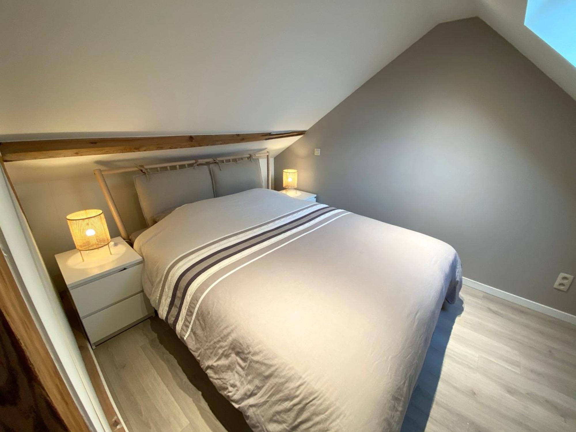 Apartamento Penthouse With Airconditioning And Big Terrace, Close To Sint-pieters Station And Centre