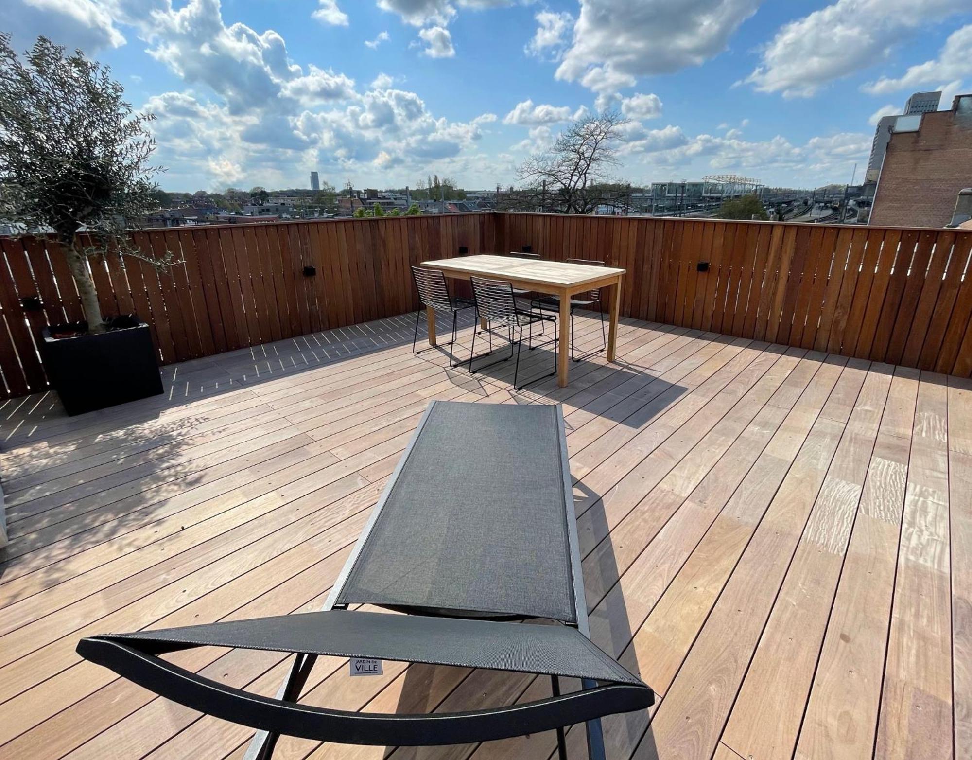 Penthouse With Airconditioning And Big Terrace, Close To Sint-pieters Station And Centre Gante